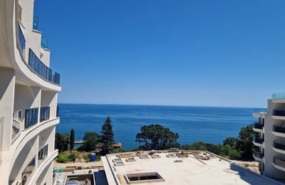 Miete einer geräumigen 3-Zimmer-Wohnung im Stadtteil Alen Mak, Varna, Bulgarien